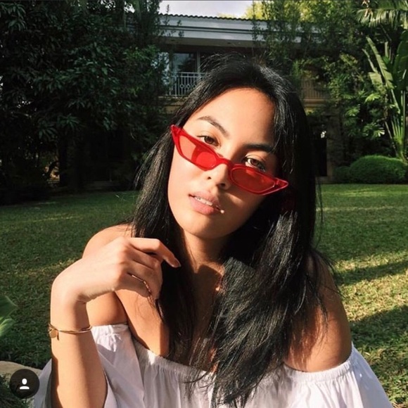 “ SEEING RED” RETRO-RED SLIM CAT EYE SUNNIES-RETRO - Picture 5 of 5